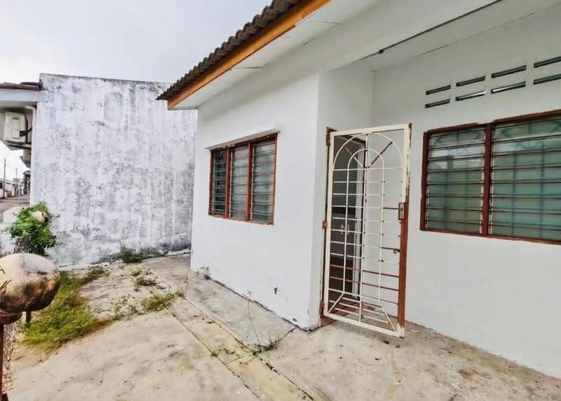 1-storey Terraced House for Sale in Melaka City (Melaka) - CHIN FN - Exterior - PropertyGuru.com.my