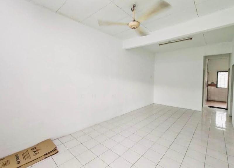 1-storey Terraced House for Sale in Melaka City (Melaka) - CHIN FN - Living Room - PropertyGuru.com.my