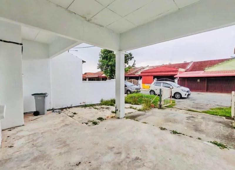 1-storey Terraced House for Sale in Melaka City (Melaka) - CHIN FN - Exterior - PropertyGuru.com.my