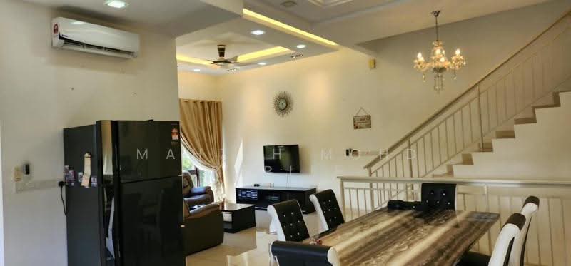 Rumah Bandar untuk Disewa di 16 Sierra (Puchong) - Mahzah Mohd Rapiee - Living Room - PropertyGuru.com.my