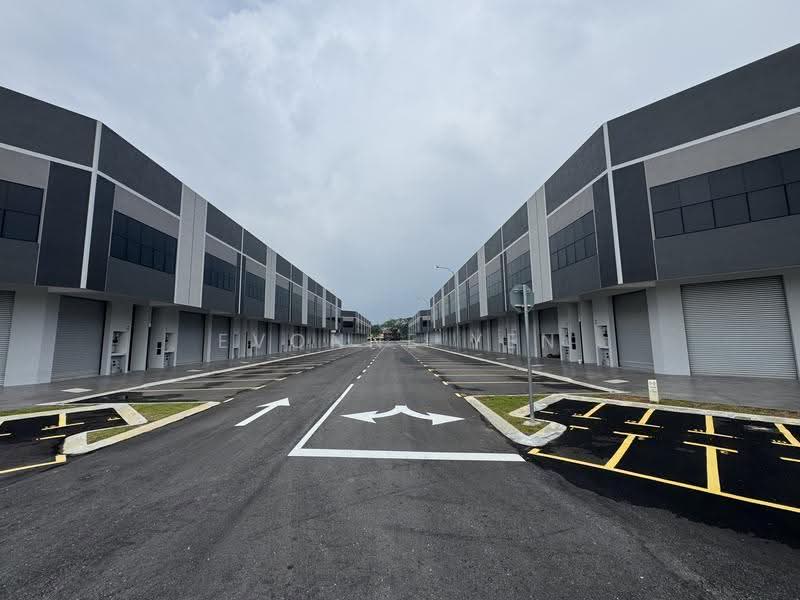 Shop / Office for Sale in Bandar Bukit Beruntung (Bukit Beruntung) - Evonne Yen - Exterior - PropertyGuru.com.my