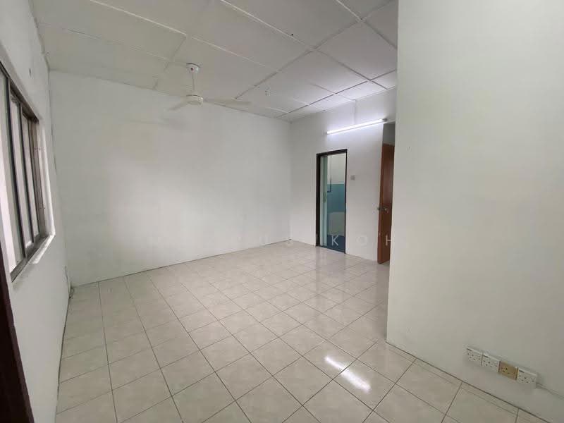Rumah Teres 2.5-Tingkat untuk Disewa di Jalan Kuching (Kuala Lumpur) - Marcus Koh - Living Room - PropertyGuru.com.my