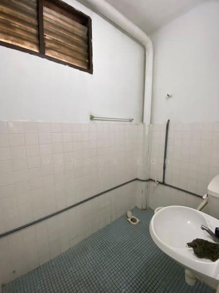 Rumah Teres 2.5-Tingkat untuk Disewa di Jalan Kuching (Kuala Lumpur) - Marcus Koh - Bathroom - PropertyGuru.com.my