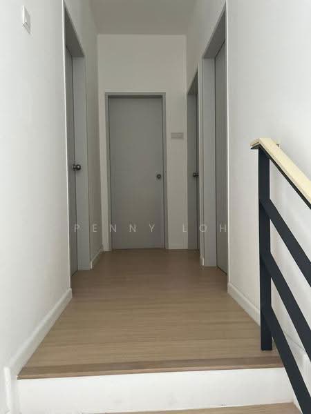Rumah Bandar untuk Disewa di Taman Akasia (Semenyih) - Penny Loh - Corridor - PropertyGuru.com.my