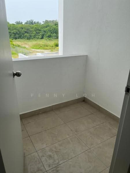 Rumah Bandar untuk Disewa di Taman Akasia (Semenyih) - Penny Loh - Balcony - PropertyGuru.com.my