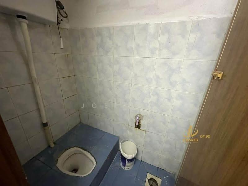 Flat for Sale at Taman Permai Indah Flat - Joel Sia - Bathroom - PropertyGuru.com.my