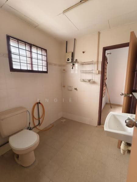 Terraced House for Sale in Ayer Keroh (Melaka) - Angie Ng - Bathroom - PropertyGuru.com.my