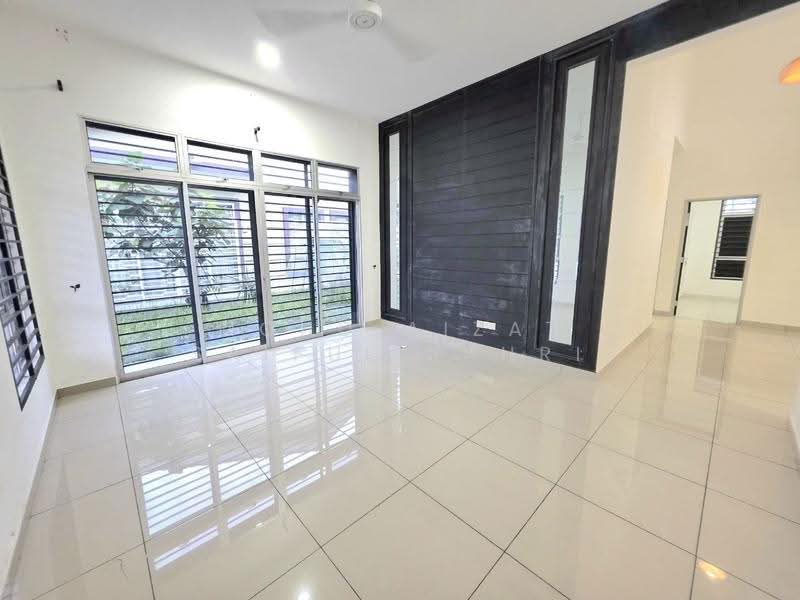 Rumah Berkembar untuk Dijual di Taman Bentara (Kuala Selangor) - Mohd Aizat Saiful Bahri - Living Room - PropertyGuru.com.my