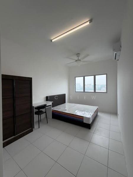 Kondominium untuk Disewa di Residensi Sateria - Eric Siew - Bedroom - PropertyGuru.com.my