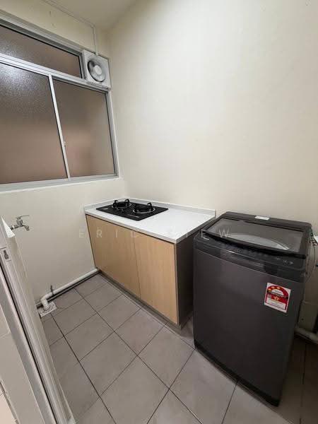 Kondominium untuk Disewa di Residensi Sateria - Eric Siew - Kitchen - PropertyGuru.com.my
