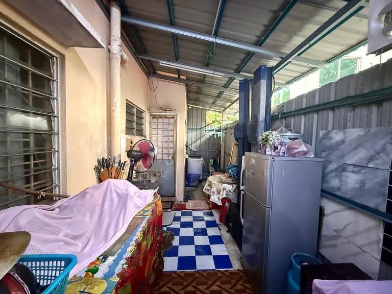 Rumah Teres 2-Tingkat untuk Dijual di Taman Pinggiran Usj (Subang Jaya) - Mohd Aizat Saiful Bahri - Kitchen - PropertyGuru.com.my