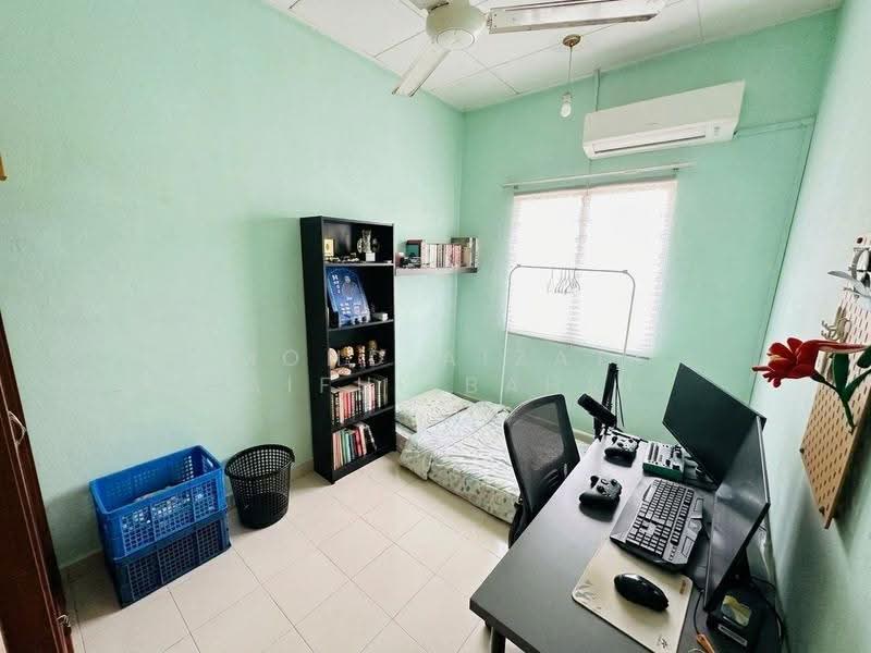Rumah Teres 2-Tingkat untuk Dijual di Taman Pinggiran Usj (Subang Jaya) - Mohd Aizat Saiful Bahri - Study - PropertyGuru.com.my