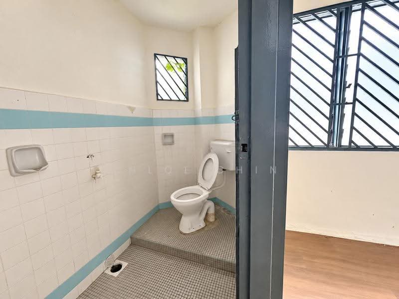 Rumah Teres 2-Tingkat untuk Dijual di Taman Bukit Tiram (Ulu Tiram) - Chloe Chin - Bathroom - PropertyGuru.com.my