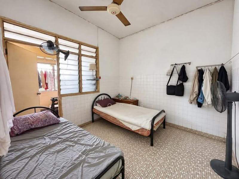 Rumah Teres 1.5-Tingkat untuk Dijual di Taman Perling (Perling) - Azlan Ismail aiproperty - Bedroom - PropertyGuru.com.my