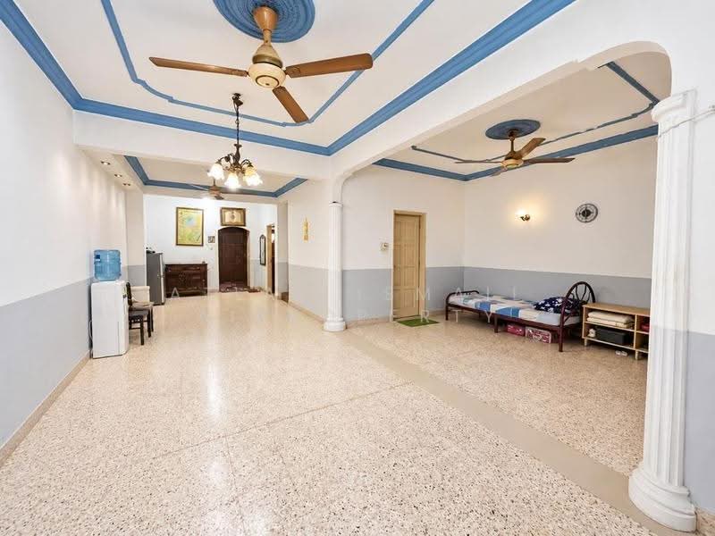 Rumah Teres 1.5-Tingkat untuk Dijual di Taman Perling (Perling) - Azlan Ismail aiproperty - Living Room - PropertyGuru.com.my