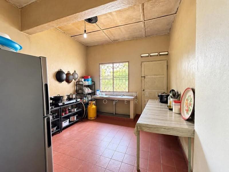 Rumah Teres 1.5-Tingkat untuk Dijual di Taman Perling (Perling) - Azlan Ismail aiproperty - Kitchen - PropertyGuru.com.my