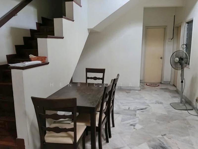2-storey Terraced House for Sale in Usj 22 (Subang Jaya) - Henrick Tan - Dining Room - PropertyGuru.com.my