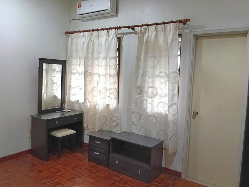 2-storey Terraced House for Sale in Usj 22 (Subang Jaya) - Henrick Tan - Bedroom - PropertyGuru.com.my