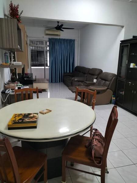 Pangsapuri untuk Dijual di Melana Apartment - Ah Liang - Living Room - PropertyGuru.com.my