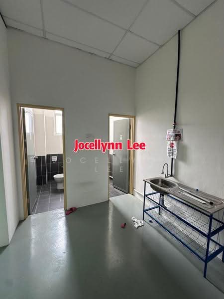 Kilang untuk Disewa di Sungai Tiram (Bayan Lepas) - Jocellynn Lee - Bathroom - PropertyGuru.com.my