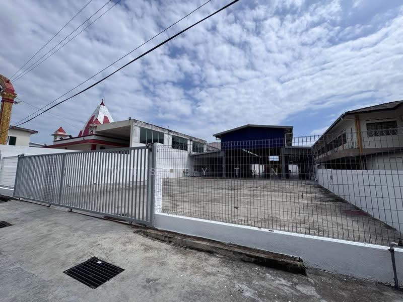 Shop for Rent in Ujong Pasir (Melaka City) - Wesley Tan - Exterior - PropertyGuru.com.my