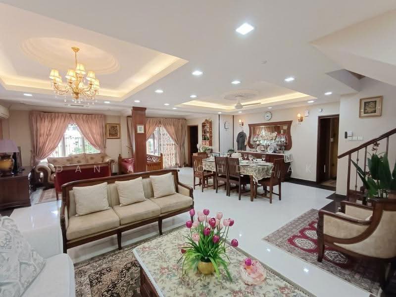 Rumah Teres 2-Tingkat untuk Dijual di Seksyen 5 (Petaling Jaya) - Danial Mohd Zaki - Living Room - PropertyGuru.com.my