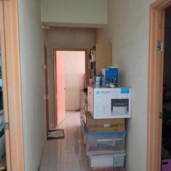 Apartment for Sale at Pandan Utama Apartment - Mel Wong - Corridor - PropertyGuru.com.my