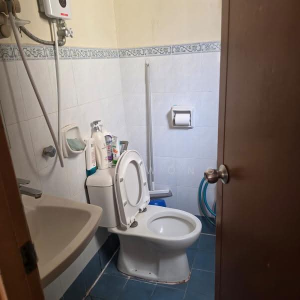 Apartment for Sale at Pandan Utama Apartment - Mel Wong - Bathroom - PropertyGuru.com.my
