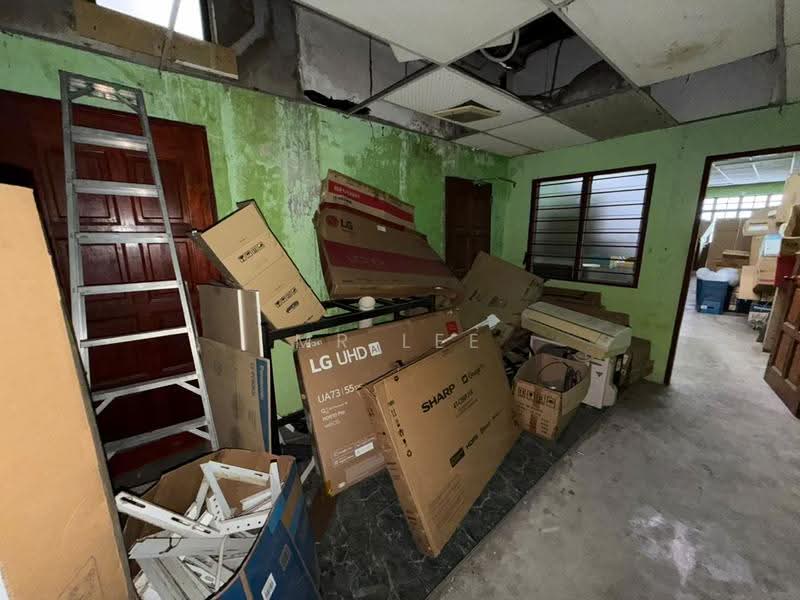 Shop for Sale in Kampar (Perak) - Mr Lee - Interior - PropertyGuru.com.my