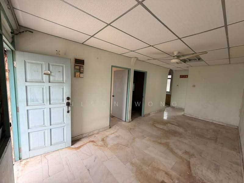 Rumah Flat untuk Dijual di Rasah Jaya Flat - Wilson Wong - Entrance - PropertyGuru.com.my
