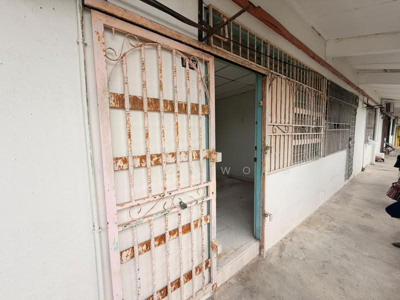 Rumah Flat untuk Dijual di Rasah Jaya Flat - Wilson Wong - Exterior - PropertyGuru.com.my
