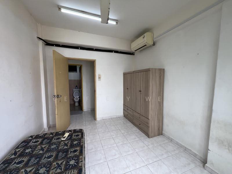 Apartment for Rent at Pangsapuri Bukit Beruang Utama - Geoffery Wee - Bathroom - PropertyGuru.com.my