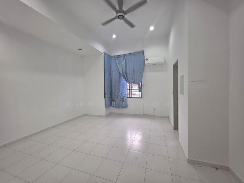Semi-Detached House for Sale in Taman Setia Indah (Tebrau) - Phoebe Foo - Living Room - PropertyGuru.com.my