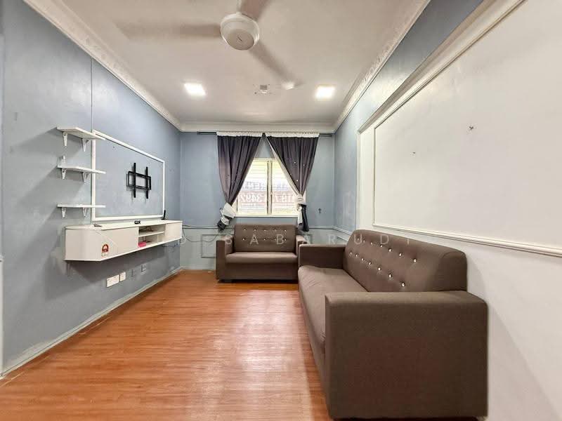Pangsapuri untuk Disewa di Pangsapuri Bukit Baru - Abid Sabarudin - Living Room - PropertyGuru.com.my