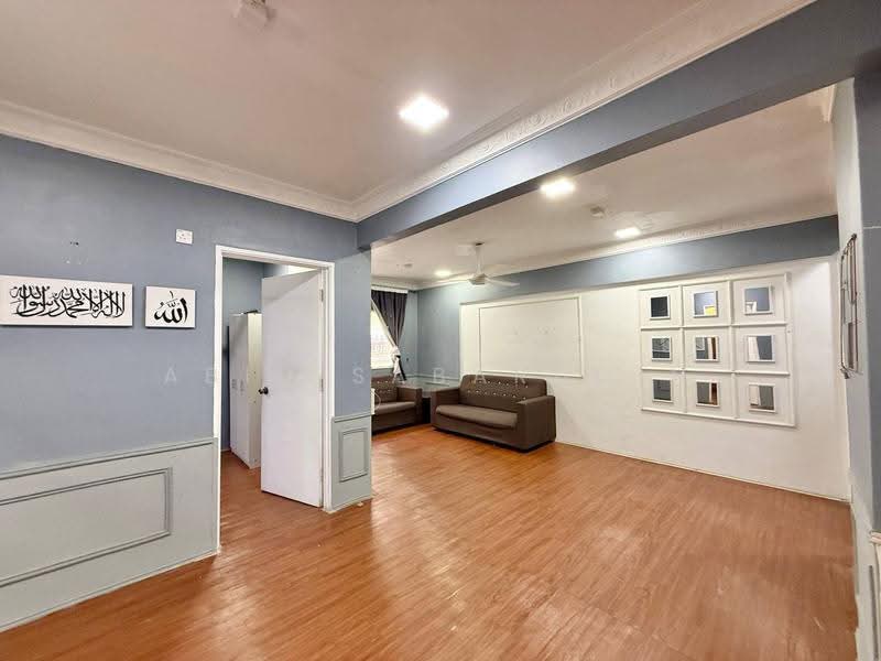 Pangsapuri untuk Disewa di Pangsapuri Bukit Baru - Abid Sabarudin - Living Room - PropertyGuru.com.my