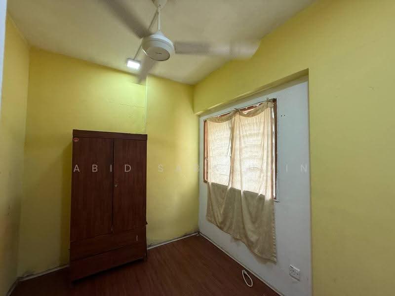 Pangsapuri untuk Disewa di Pangsapuri Bukit Baru - Abid Sabarudin - Bedroom - PropertyGuru.com.my