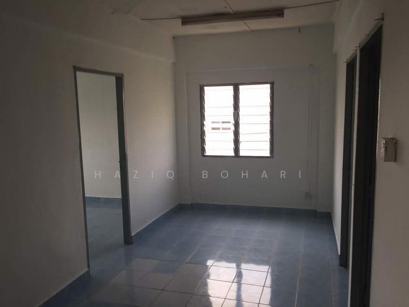 Flat for Sale at Taman Rawang Perdana - Haziq Bohari - Interior - PropertyGuru.com.my