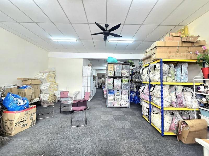 Shop / Office for Sale in Kawasan Perindustrian Batu Caves (Batu Caves) - Abid Sabarudin - Interior - PropertyGuru.com.my