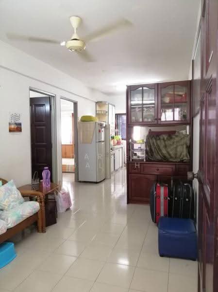 Rumah Flat untuk Dijual di Lorong Semarak Api - Darren Jalleh - Living Room - PropertyGuru.com.my