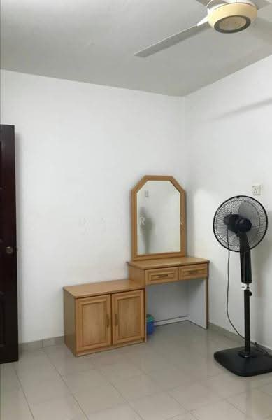 Rumah Flat untuk Dijual di Lorong Semarak Api - Darren Jalleh - Bedroom - PropertyGuru.com.my