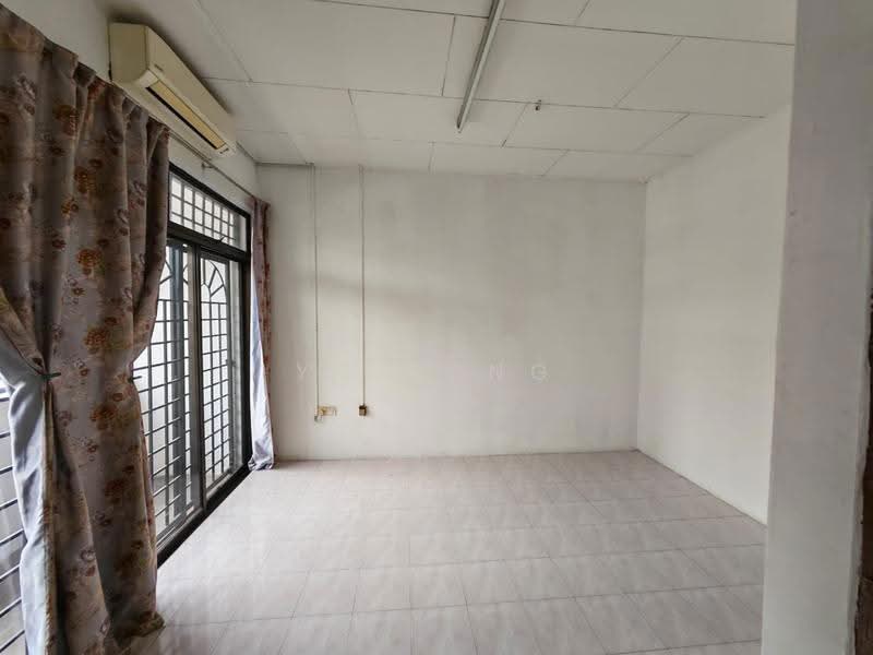 2-storey Terraced House for Rent in Taman Bukit Mewah (Tampoi) - YC Fung - Interior - PropertyGuru.com.my