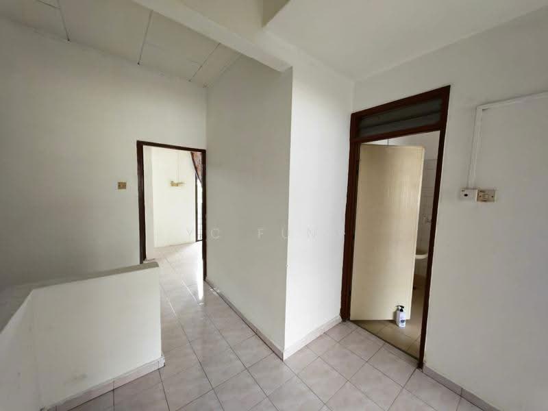 2-storey Terraced House for Rent in Taman Bukit Mewah (Tampoi) - YC Fung - Interior - PropertyGuru.com.my
