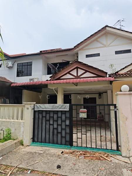 2-storey Terraced House for Rent in Taman Bukit Mewah (Tampoi) - YC Fung - Exterior - PropertyGuru.com.my