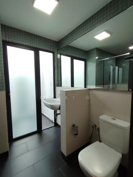 Bathroom Master Bedroom 2