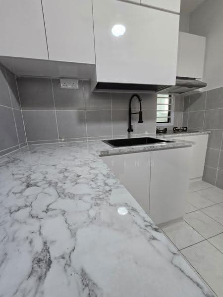 Pangsapuri untuk Disewa di Residensi Larkin Indah - Shi Ting - Kitchen - PropertyGuru.com.my