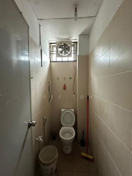 Shop for Rent in Taman Seri Orkid (Skudai) - Jeff Toh - Bathroom - PropertyGuru.com.my