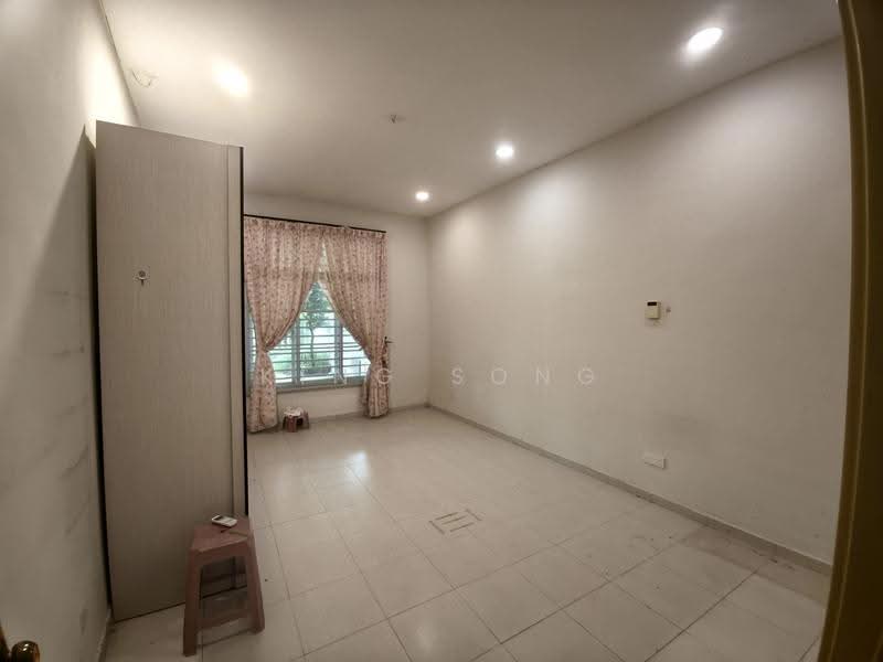 Rumah Kluster untuk Dijual di Taman Krubong Jaya (Krubong) - King Song - Living Room - PropertyGuru.com.my