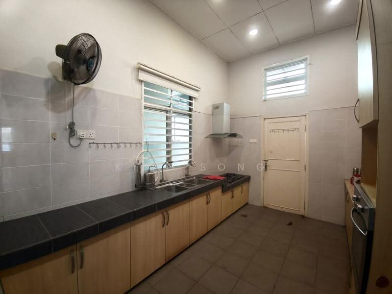 Rumah Kluster untuk Dijual di Taman Krubong Jaya (Krubong) - King Song - Kitchen - PropertyGuru.com.my