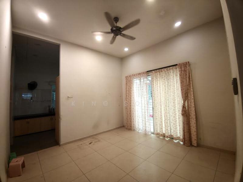 Rumah Kluster untuk Dijual di Taman Krubong Jaya (Krubong) - King Song - Living Room - PropertyGuru.com.my