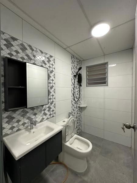 Apartment for Rent at Denai Nusantara Apartment - Jeff Toh - Bathroom - PropertyGuru.com.my